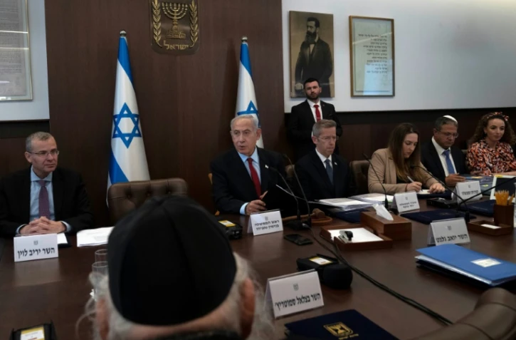 Israël: un ministre clé démis sous la pression de la justice