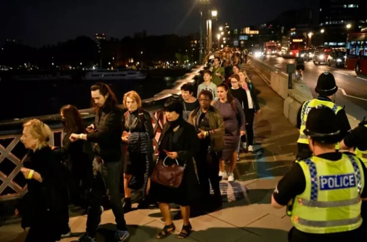 AFP reine Royaume-Uni enterremen,t foule file d'attente