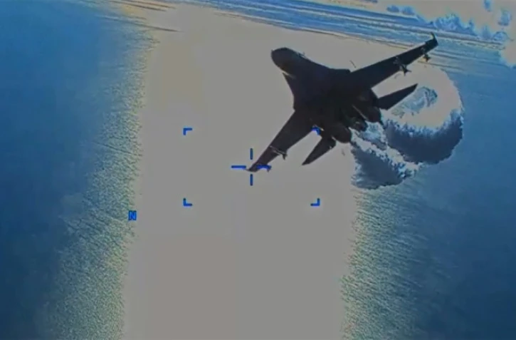 Washington publie les images de l'interception de son drone par les Russes