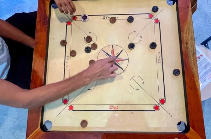 Saint-Leu : un atelier jeux de bois animé par le champion d'Europe Pierre Dubois