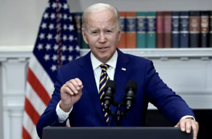 Une mesure "responsable et juste": Biden efface une partie de la dette étudiante