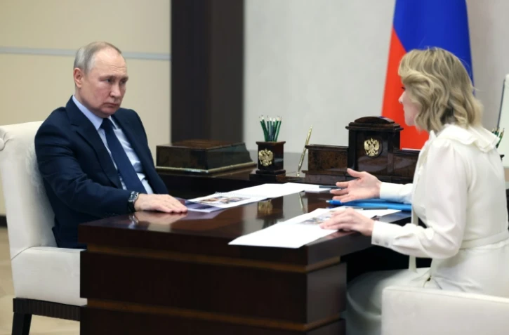 Ukraine: la CPI émet un mandat d'arrêt contre Poutine pour crime de guerre