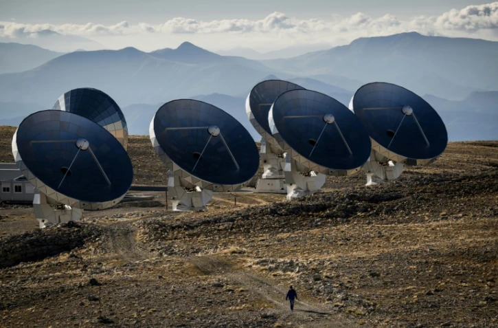 Avec 12 coupoles, le radiotélescope du plateau de Bure est au complet 