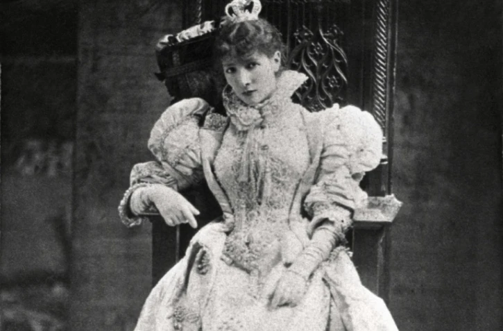 Sarah Bernhardt, première mégastar, première influenceuse