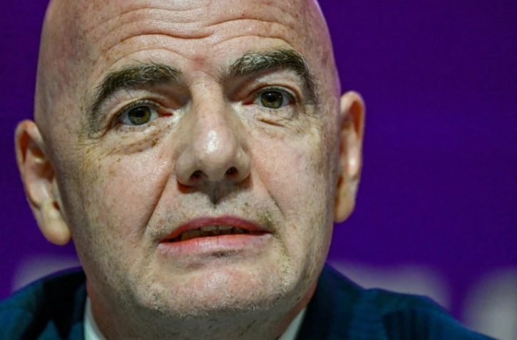 Mondial: le patron de la Fifa se sent "migrant" et fustige les "leçons de morale"