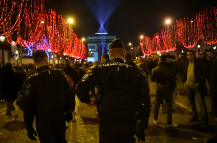 Gendarmes aux Champs Elysées