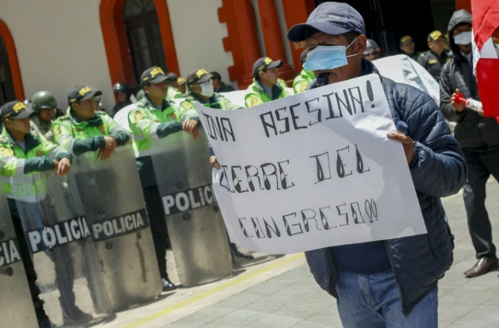 Pérou: les proches des victimes tuées dans les manifestations demandent "justice"