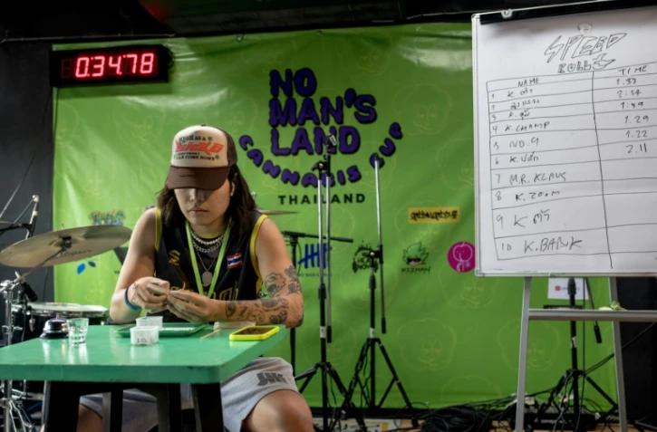 A vos marques, prêts, roulez ! Concours de joints thaïlandais à Bangkok