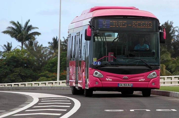 Jeudi 2 Février 2012  Inauguration du trans éco express pont de la Rivière des Pluies
