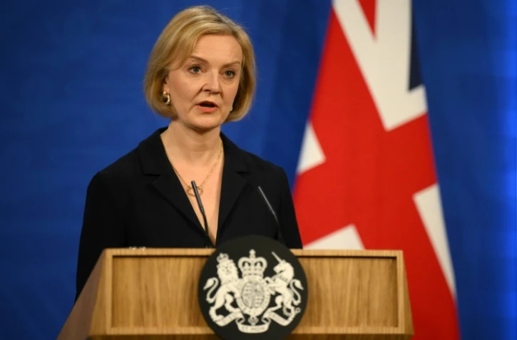 En pleine lutte pour sa survie politique, Liz Truss face à un test au Parlement