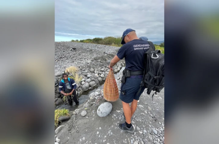 La gendarmerie contrôle les pêcheurs de bichique