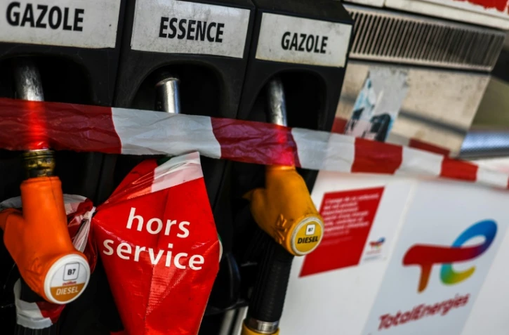 Carburants : journée décisive pour les mouvements de grève, sous la menace des réquisitions