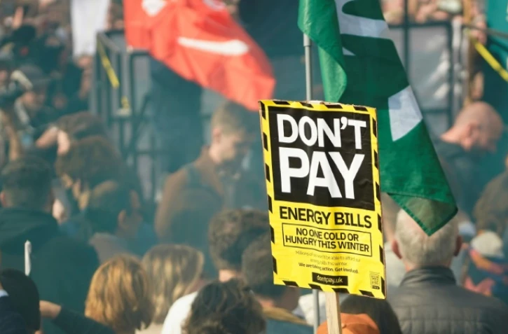 Des milliers de Britanniques dans la rue face à l'inflation