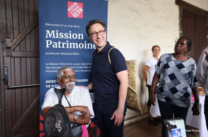 Stéphane Berne en visite à l'ancienne usine de Pierrefonds