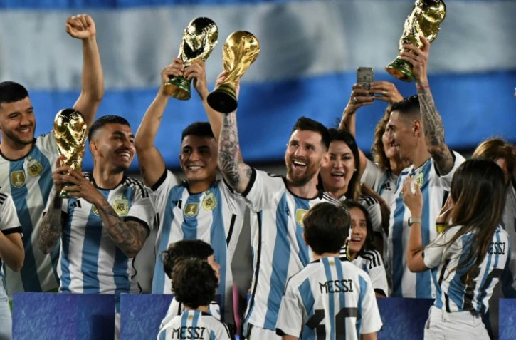 Football: l'Argentine fête son titre avec émotion et l'inévitable patte de Messi